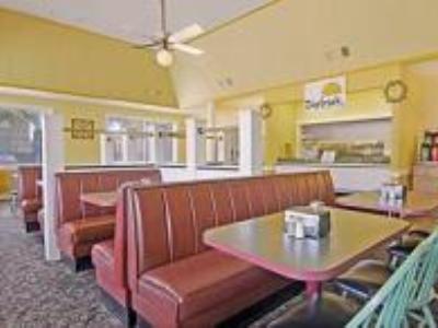 Days Inn Tampa North Of Busch Gardens Lutz Restaurant photo